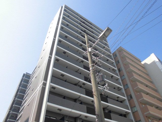 新大阪駅より徒歩3分 築10年10ヶ月 15階建の賃貸物件