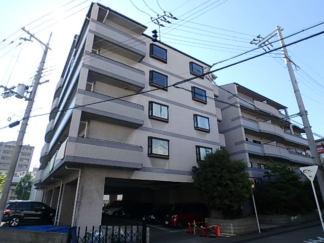 江坂駅より徒歩12分 築29年11ヶ月 6階建の賃貸物件