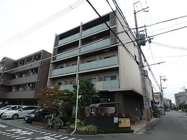 江坂駅より徒歩20分 築16年1ヶ月 5階建の賃貸物件