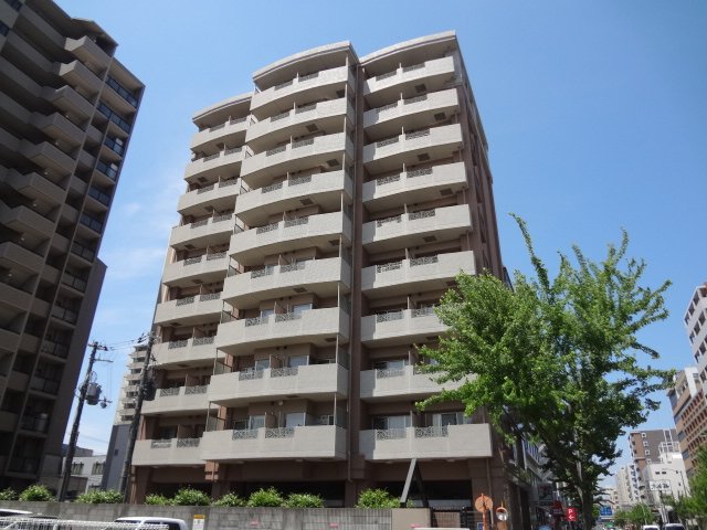 江坂駅より徒歩5分 築23年4ヶ月 10階建の賃貸物件