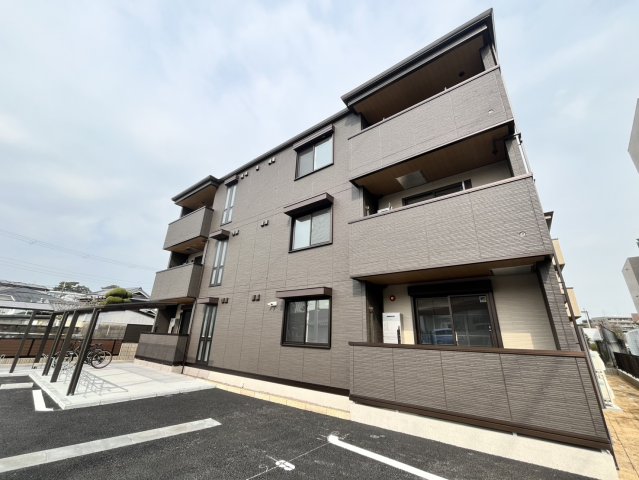 緑地公園駅より徒歩14分 新築 3階建の賃貸物件