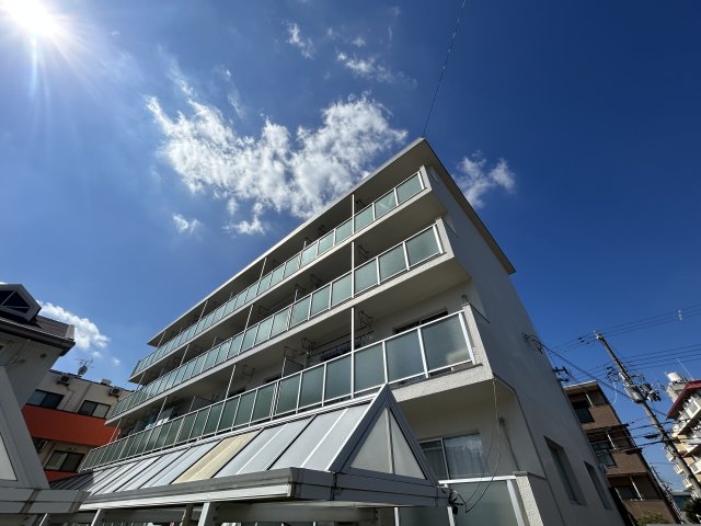 江坂駅より徒歩10分 築51年6ヶ月 4階建の賃貸物件