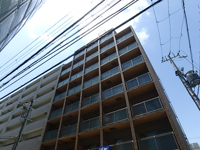 江坂駅より徒歩5分 築23年3ヶ月 9階建の賃貸物件