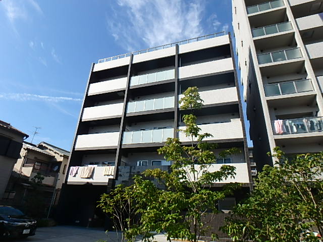 江坂駅より徒歩18分 築10年11ヶ月 5階建の賃貸物件