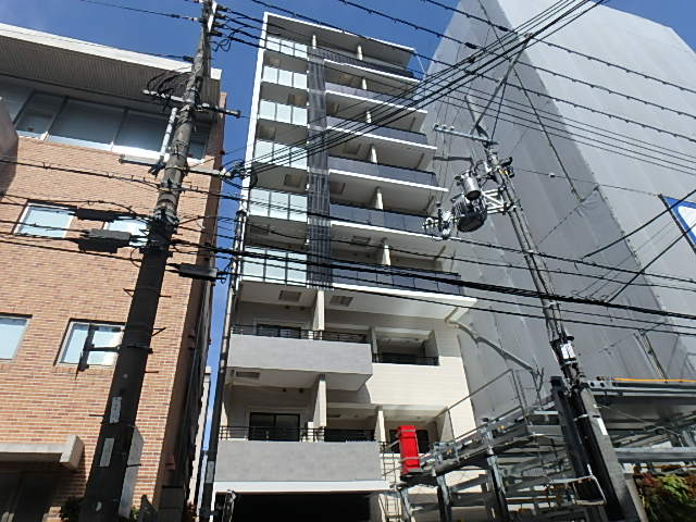 江坂駅より徒歩9分 築9年8ヶ月 9階建の賃貸物件