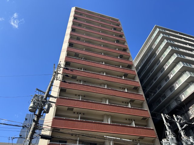 江坂駅より徒歩3分 築17年11ヶ月 15階建の賃貸物件