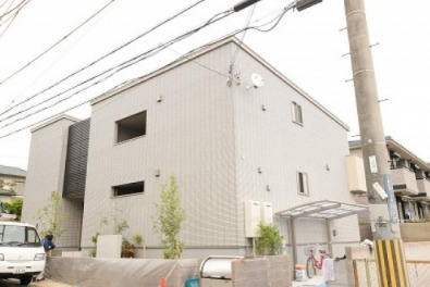 千里山駅より徒歩5分 築7年3ヶ月 2階建の賃貸物件