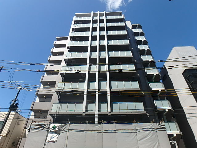 江坂駅より徒歩13分 築6年7ヶ月 10階建の賃貸物件
