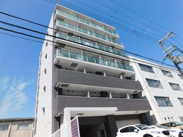 江坂駅より徒歩12分 築4年4ヶ月 7階建の賃貸物件