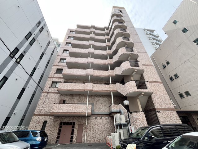 江坂駅より徒歩5分 築37年3ヶ月 9階建の賃貸物件