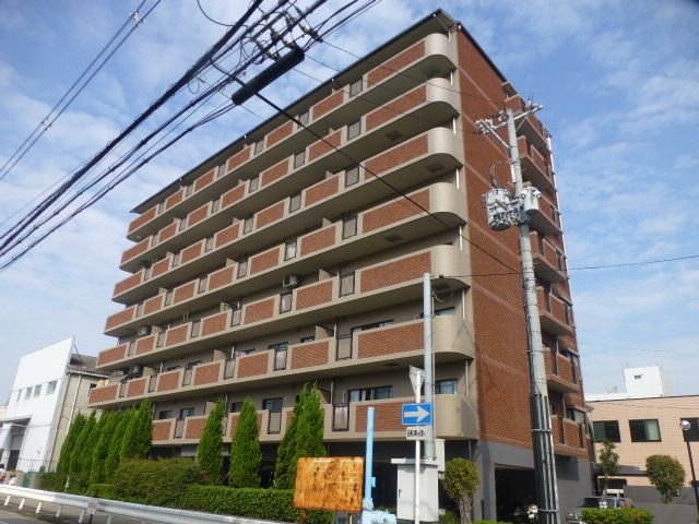 江坂駅より徒歩15分 築26年1ヶ月 8階建の賃貸物件
