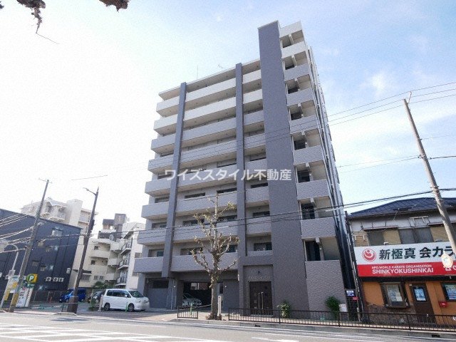 吹田駅より徒歩2分 築15年7ヶ月 9階建の賃貸物件