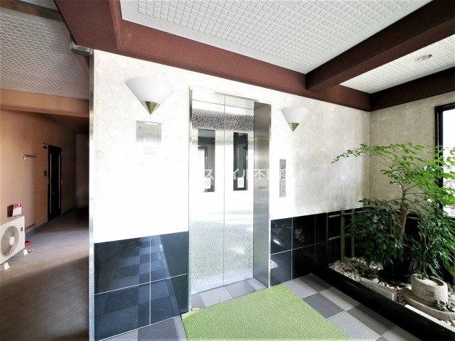 緑地公園駅より徒歩11分 築26年11ヶ月 4階建の賃貸物件