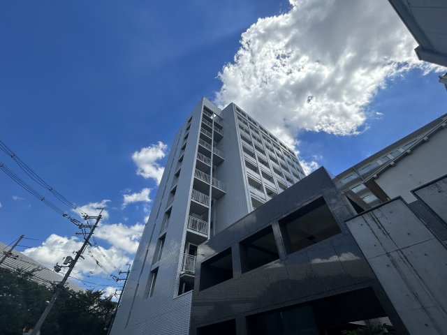 江坂駅より徒歩7分 築23年4ヶ月 11階建の賃貸物件