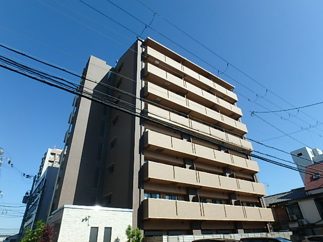 江坂駅より徒歩10分 築13年6ヶ月 8階建の賃貸物件