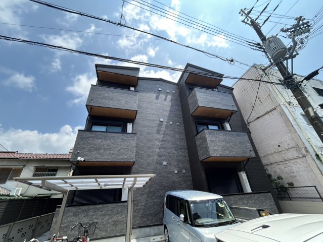 緑地公園駅より徒歩9分 築1年2ヶ月 3階建の賃貸物件