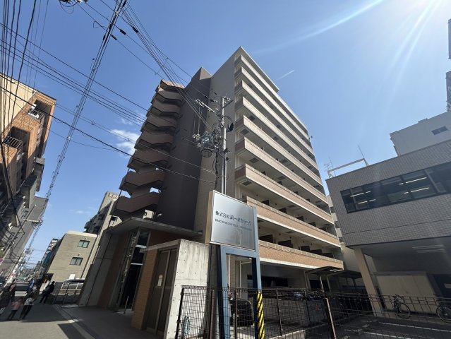 江坂駅より徒歩4分 築16年3ヶ月 10階建の賃貸物件