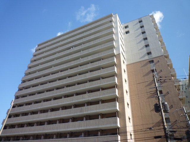 新大阪駅より徒歩7分 築17年5ヶ月 15階建の賃貸物件