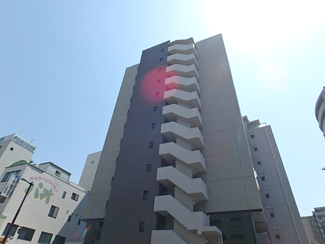 江坂駅より徒歩4分 築12年11ヶ月 12階建の賃貸物件