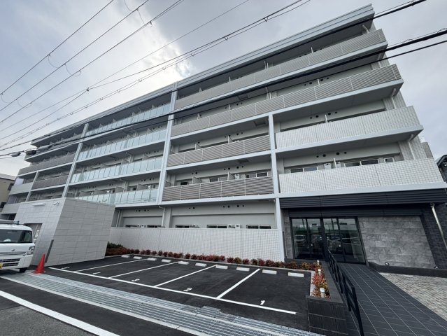 江坂駅より徒歩15分 築1年4ヶ月 5階建の賃貸物件