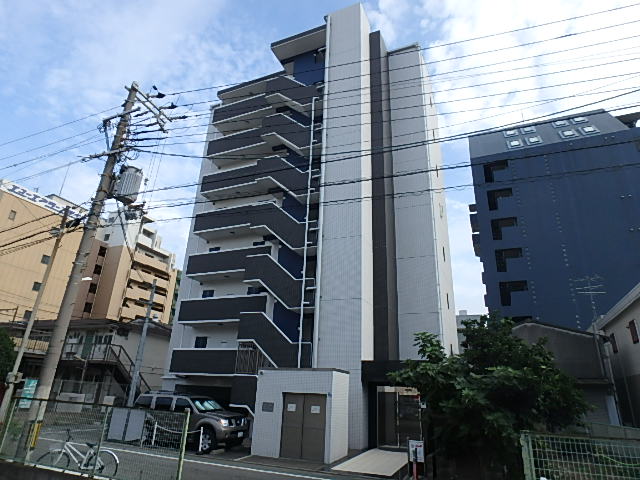 江坂駅より徒歩12分 築17年5ヶ月 8階建の賃貸物件