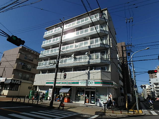 江坂駅より徒歩6分 築31年4ヶ月 6階建の賃貸物件