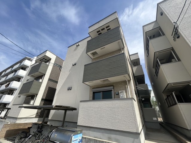 東淀川駅より徒歩6分 築5年11ヶ月 3階建の賃貸物件