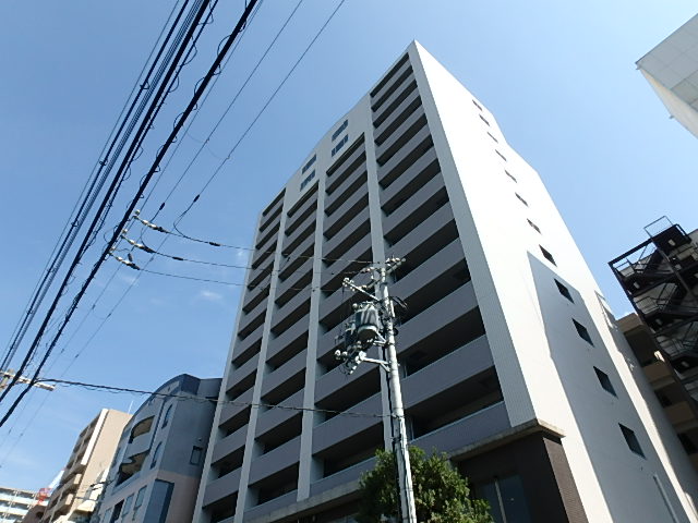 江坂駅より徒歩5分 築19年5ヶ月 14階建の賃貸物件