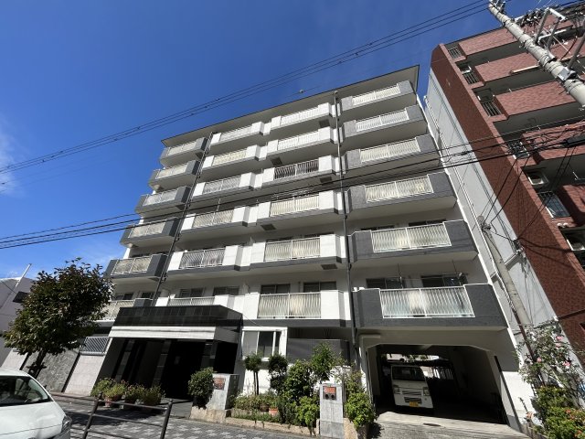 新大阪駅より徒歩7分 築36年9ヶ月 8階建の賃貸物件