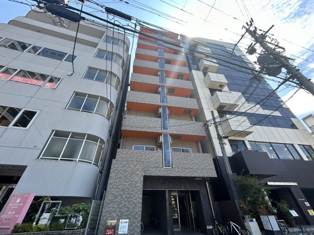 江坂駅より徒歩4分 築9年4ヶ月 9階建の賃貸物件