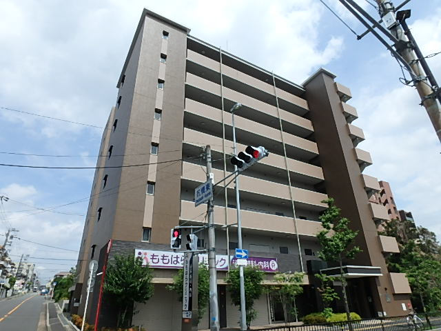 緑地公園駅より徒歩8分 築14年11ヶ月 8階建の賃貸物件