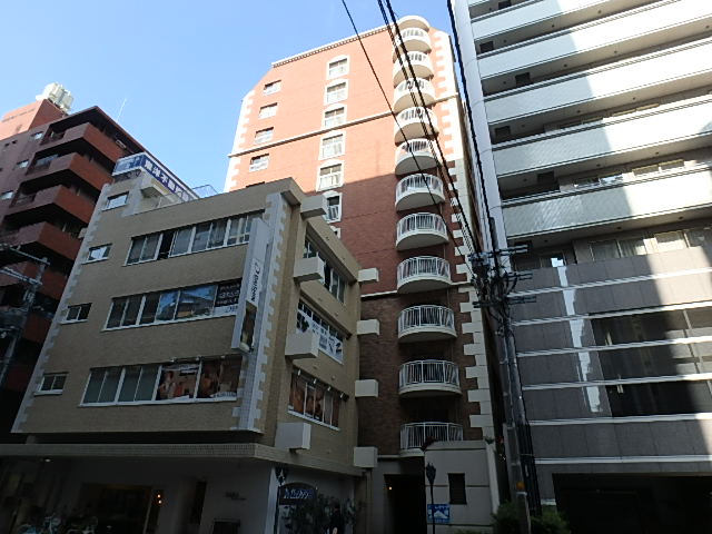 江坂駅より徒歩2分 築23年2ヶ月 12階建の賃貸物件