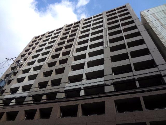 江坂駅より徒歩5分 築16年10ヶ月 14階建の賃貸物件