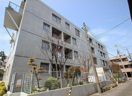 江坂駅より徒歩10分 築34年7ヶ月 4階建の賃貸物件