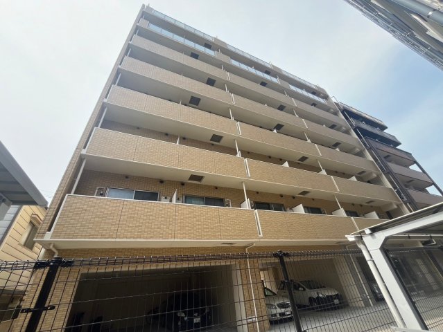 新大阪駅より徒歩10分 築11年4ヶ月 8階建の賃貸物件