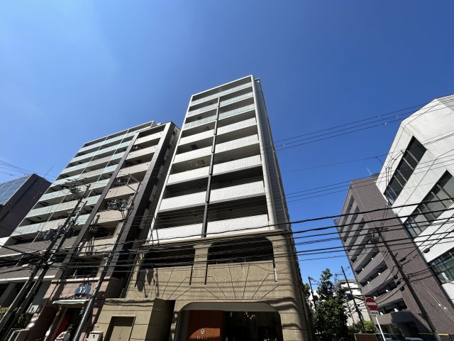 江坂駅より徒歩5分 築8年5ヶ月 10階建の賃貸物件