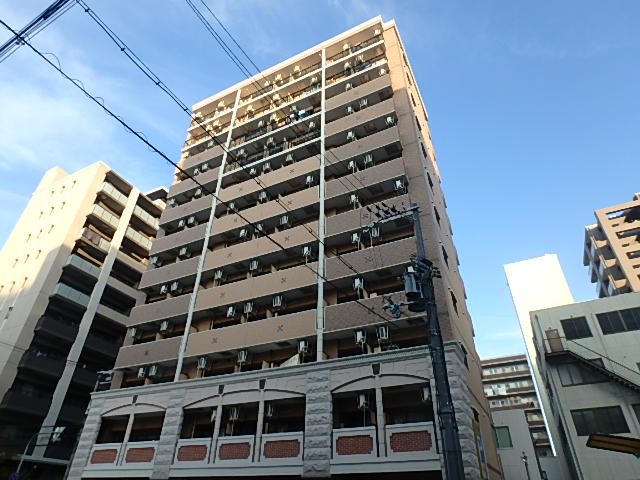 江坂駅より徒歩3分 築8年5ヶ月 12階建の賃貸物件