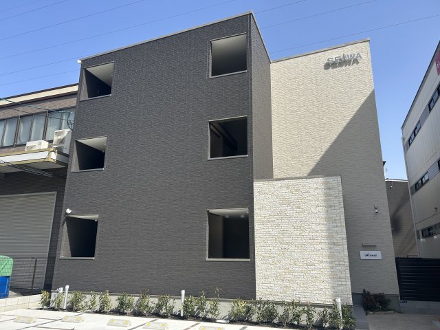 南吹田駅より徒歩3分 築3年4ヶ月 3階建の賃貸物件