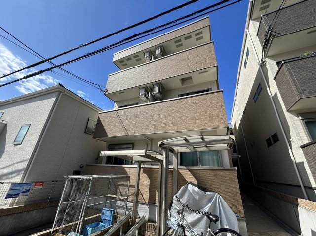 豊津駅より徒歩14分 築10年7ヶ月 3階建の賃貸物件