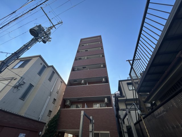 江坂駅より徒歩12分 築10年4ヶ月 8階建の賃貸物件