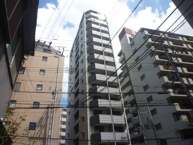 新大阪駅より徒歩4分 築17年10ヶ月 15階建の賃貸物件