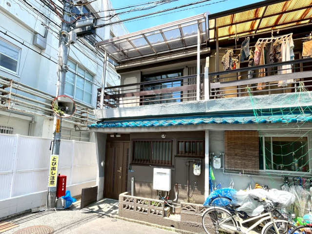 寝屋川市駅より徒歩10分 築46年2ヶ月 2階建の賃貸物件