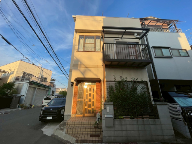 大日駅より徒歩32分 築38年 3階建の賃貸物件