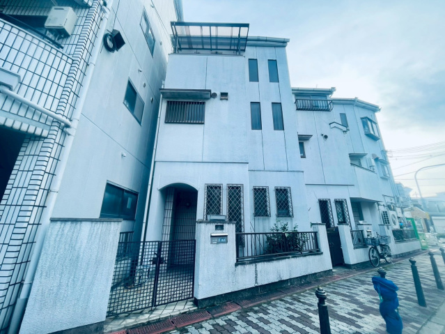 萱島駅より徒歩14分 築40年11ヶ月 3階建の賃貸物件