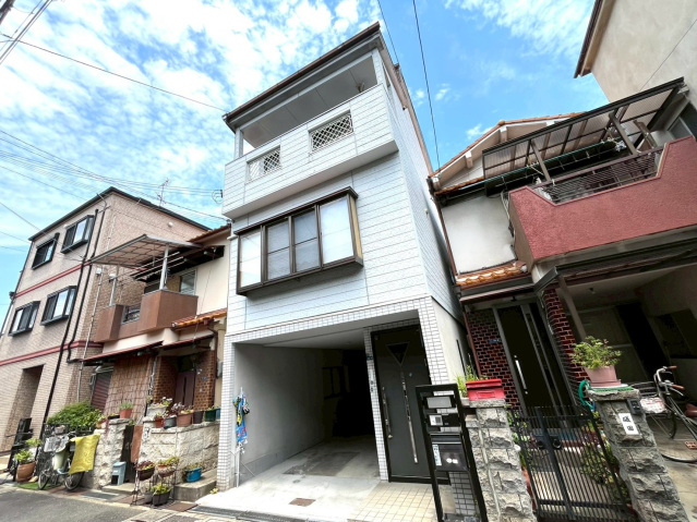 野崎駅より徒歩29分 築35年4ヶ月 3階建の賃貸物件